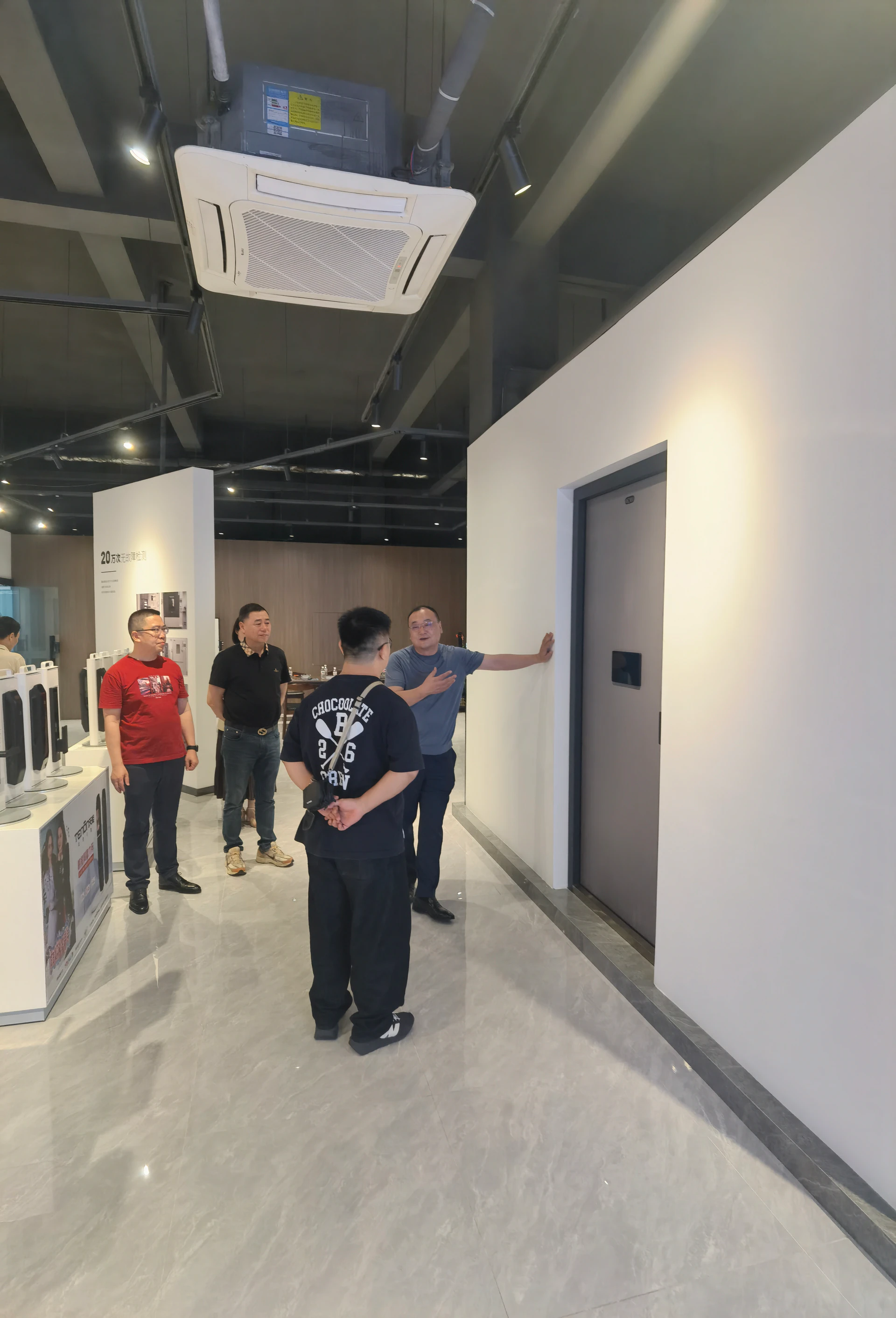 靓家居·整装高层莅临亚太天能共探智能门新未来