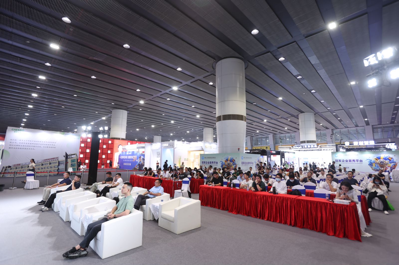 2024 智能锁趋势峰会：亚太天能洞察行业未来，引领创新发展